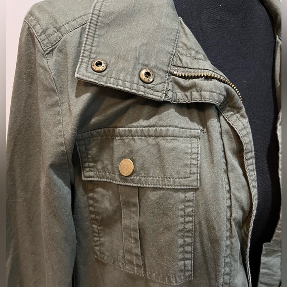 Utility Jacket - Picture 8 of 9